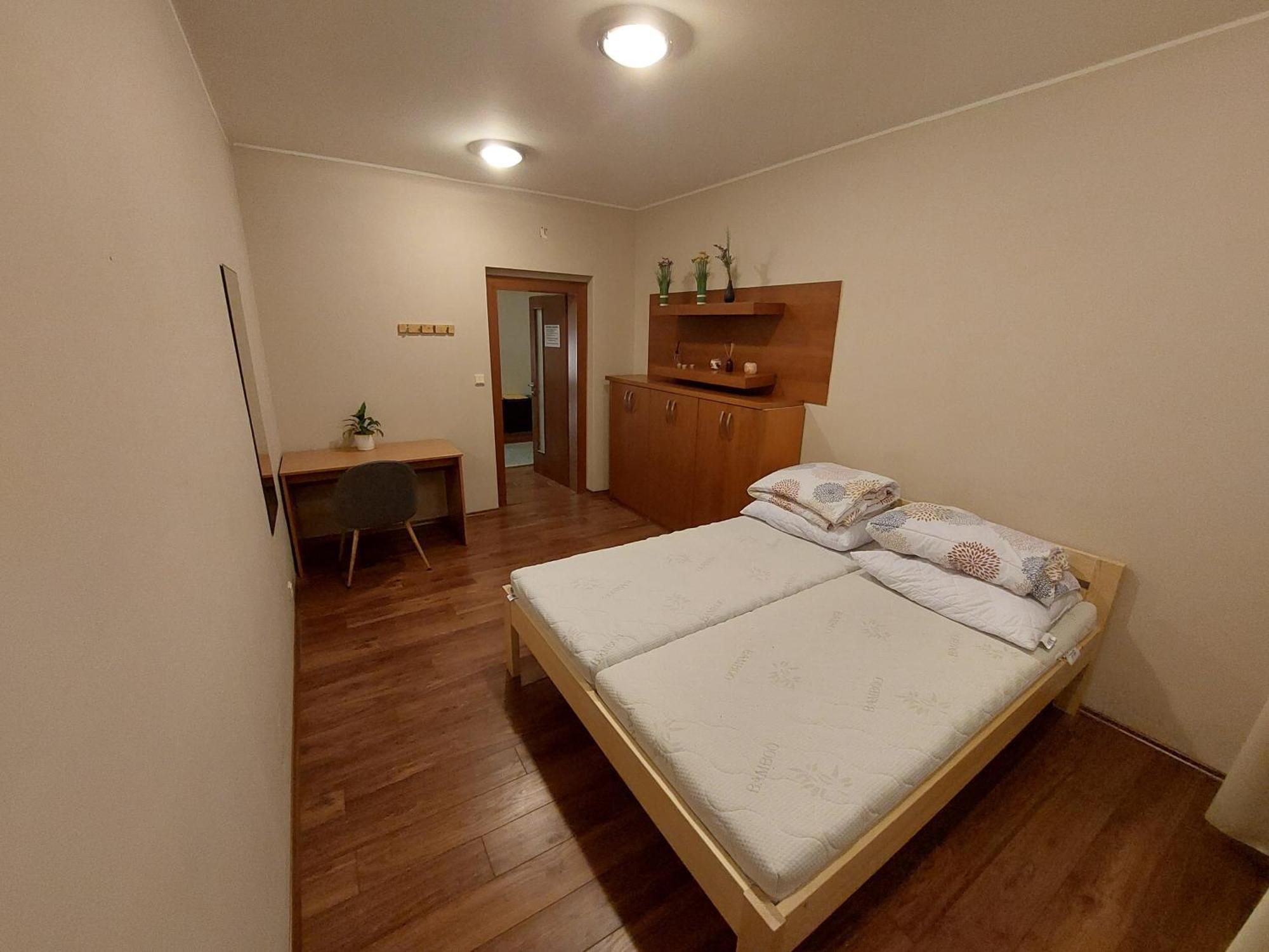Zen Zone Hostel ブラチスラヴァ エクステリア 写真
