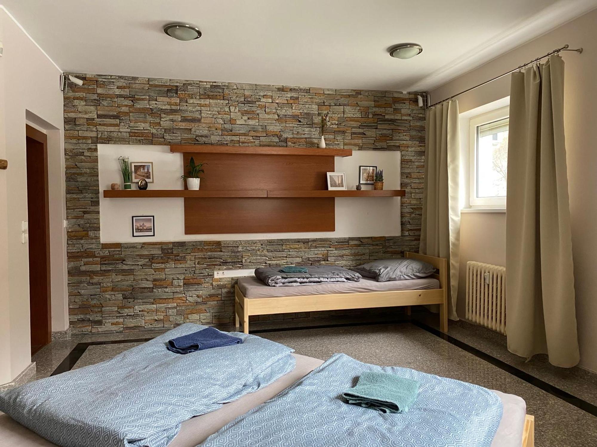 Zen Zone Hostel ブラチスラヴァ エクステリア 写真