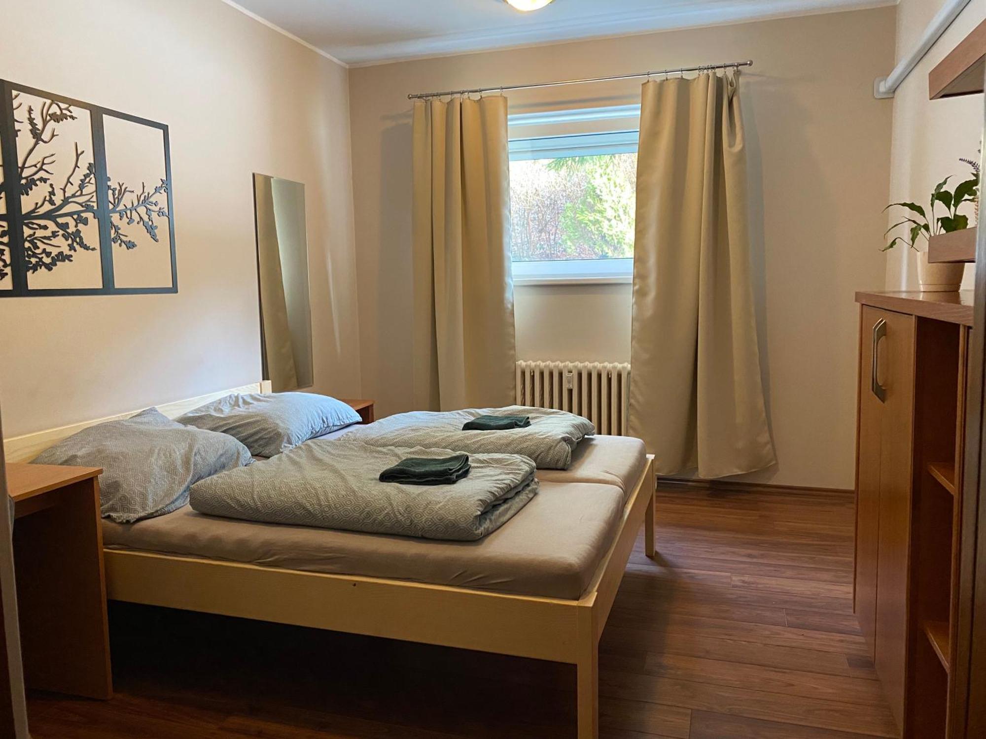 Zen Zone Hostel ブラチスラヴァ エクステリア 写真